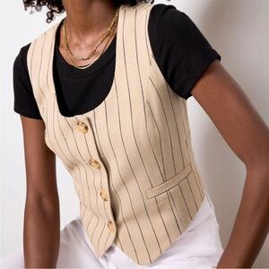 Like New Evereve Piper Scoop Neck
Vest Large